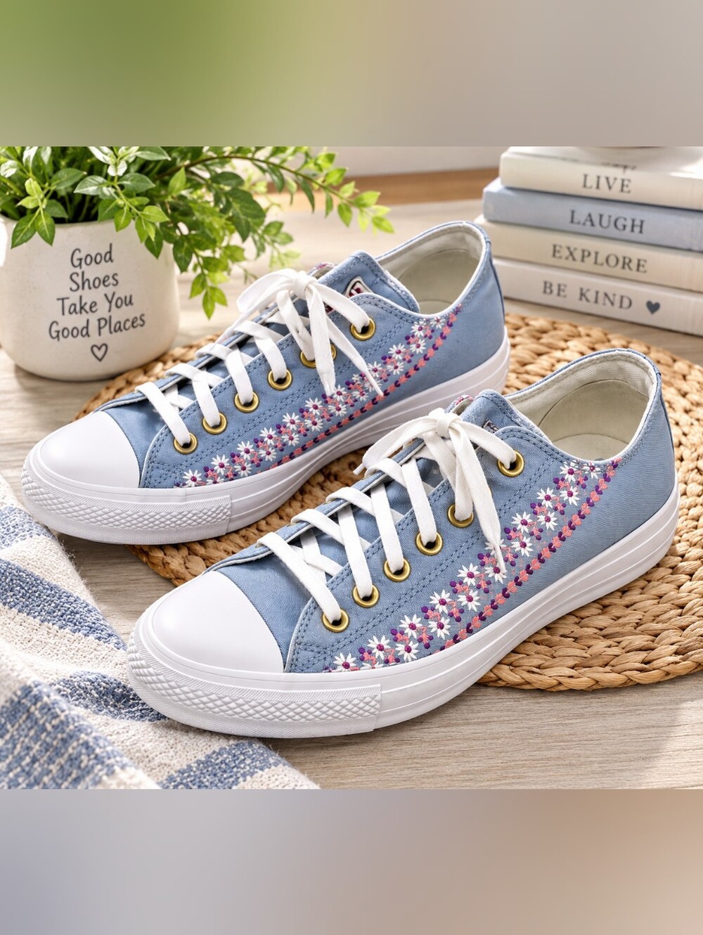 Converse Chuck Taylor All Star Womens 10.5 Blue Floral Embroidered Sneakers